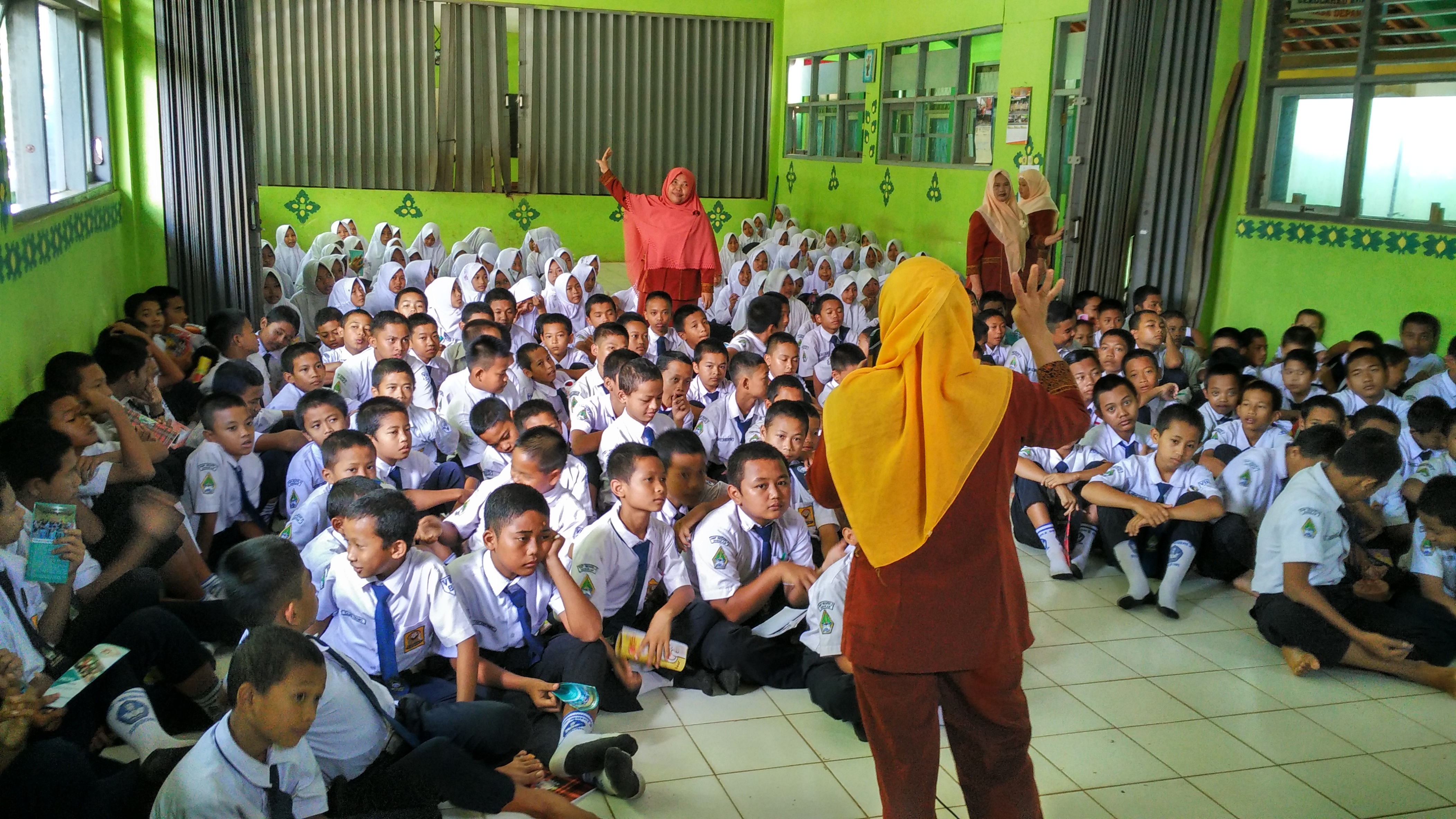Suasana sosialisasi di SMP Susukan Banjarnegara